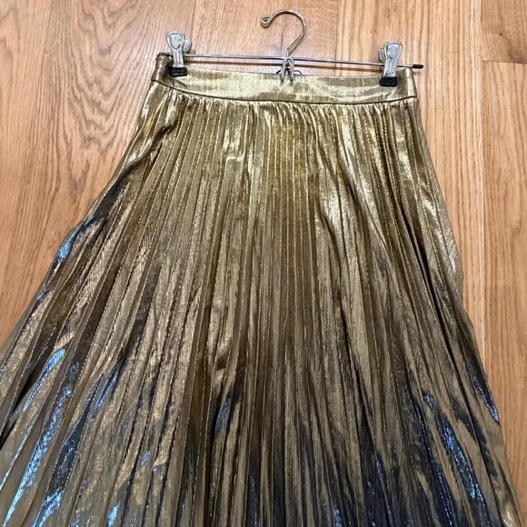 Hensley Gold Pleated Midi Skirt - Picture 6 of 11